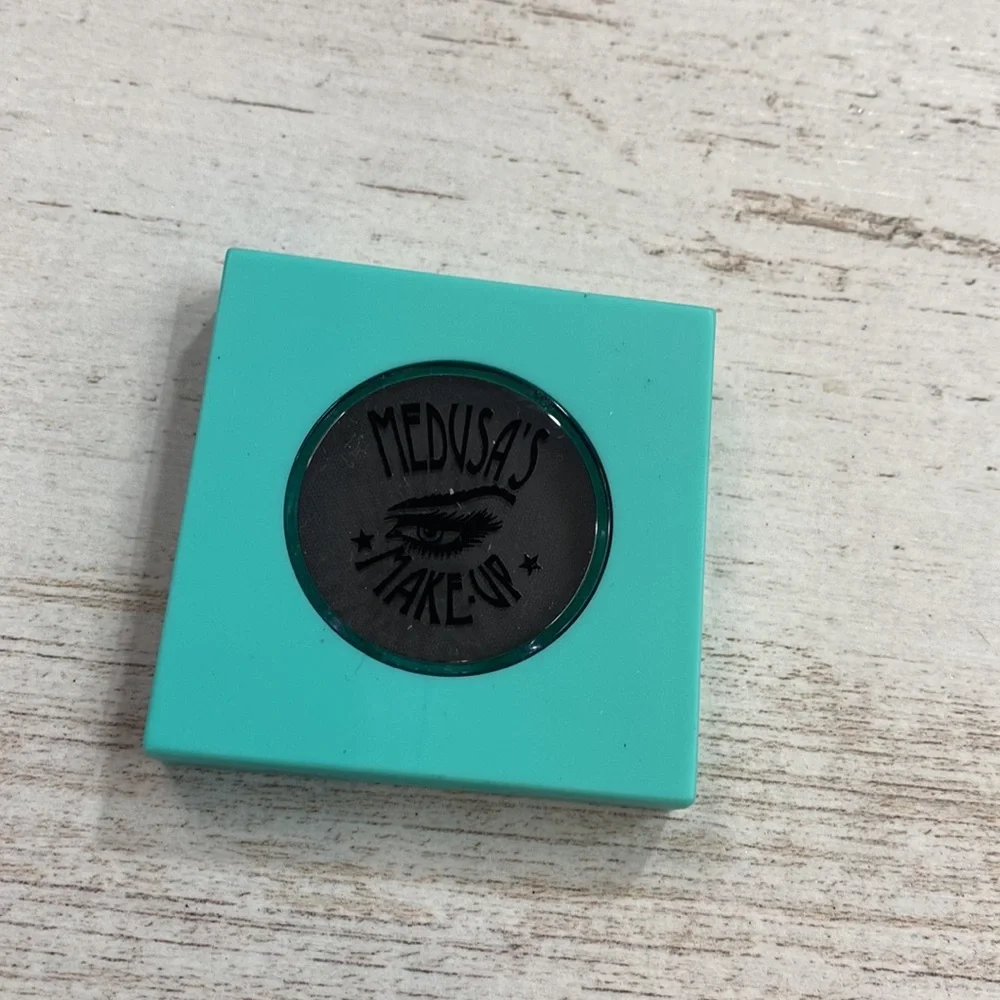 Medusa’s Makeup Bahamas Matte Eyeshadow Black